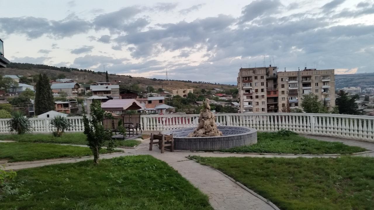Top Boutique Hotel（首席精品酒店） Tbilisi ภายนอก รูปภาพ
