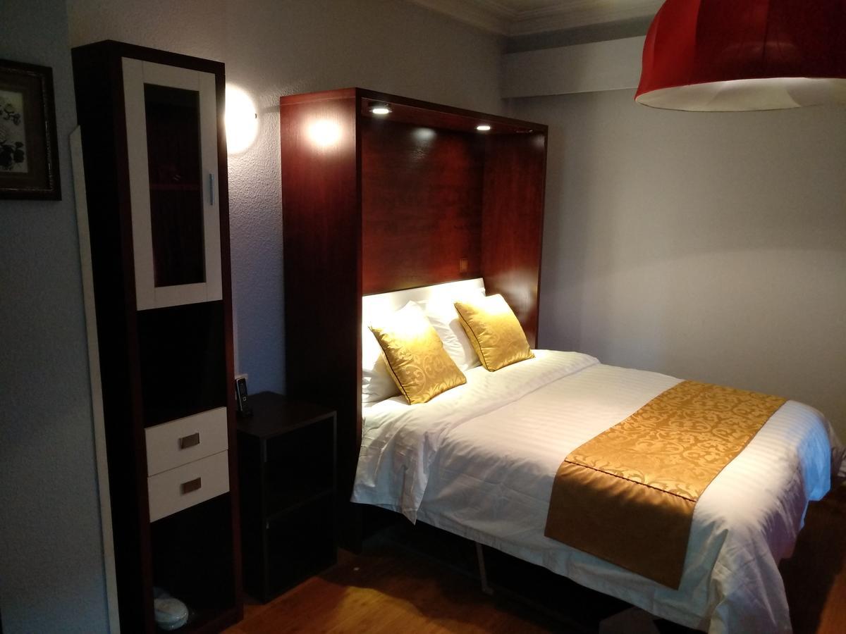 Top Boutique Hotel（首席精品酒店） Tbilisi ภายนอก รูปภาพ