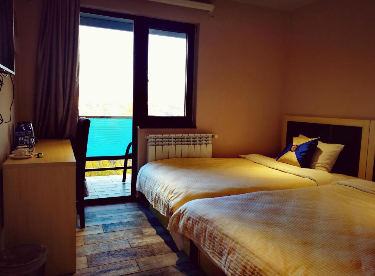 Top Boutique Hotel（首席精品酒店） Tbilisi ภายนอก รูปภาพ