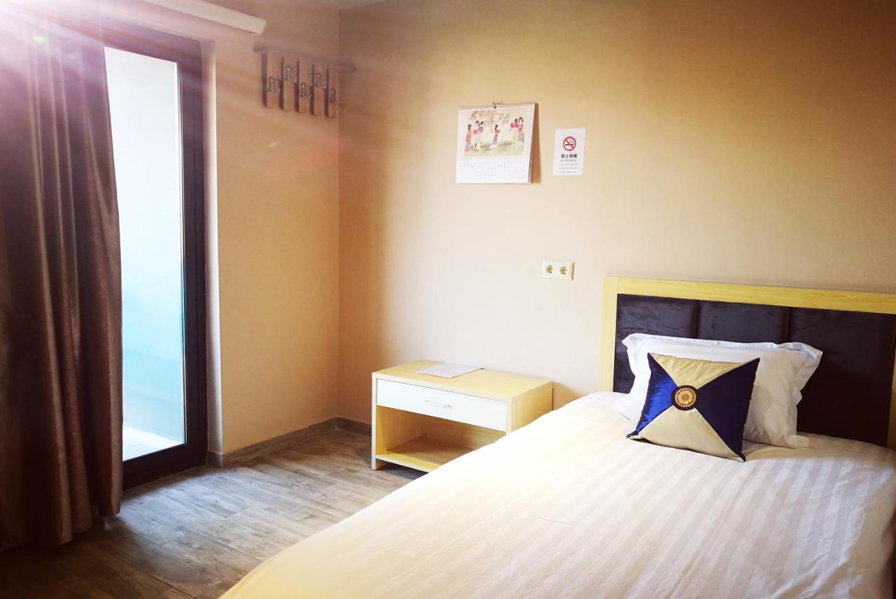 Top Boutique Hotel（首席精品酒店） Tbilisi ภายนอก รูปภาพ
