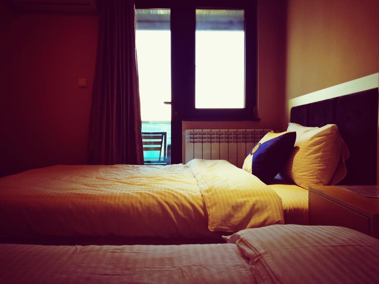 Top Boutique Hotel（首席精品酒店） Tbilisi ภายนอก รูปภาพ