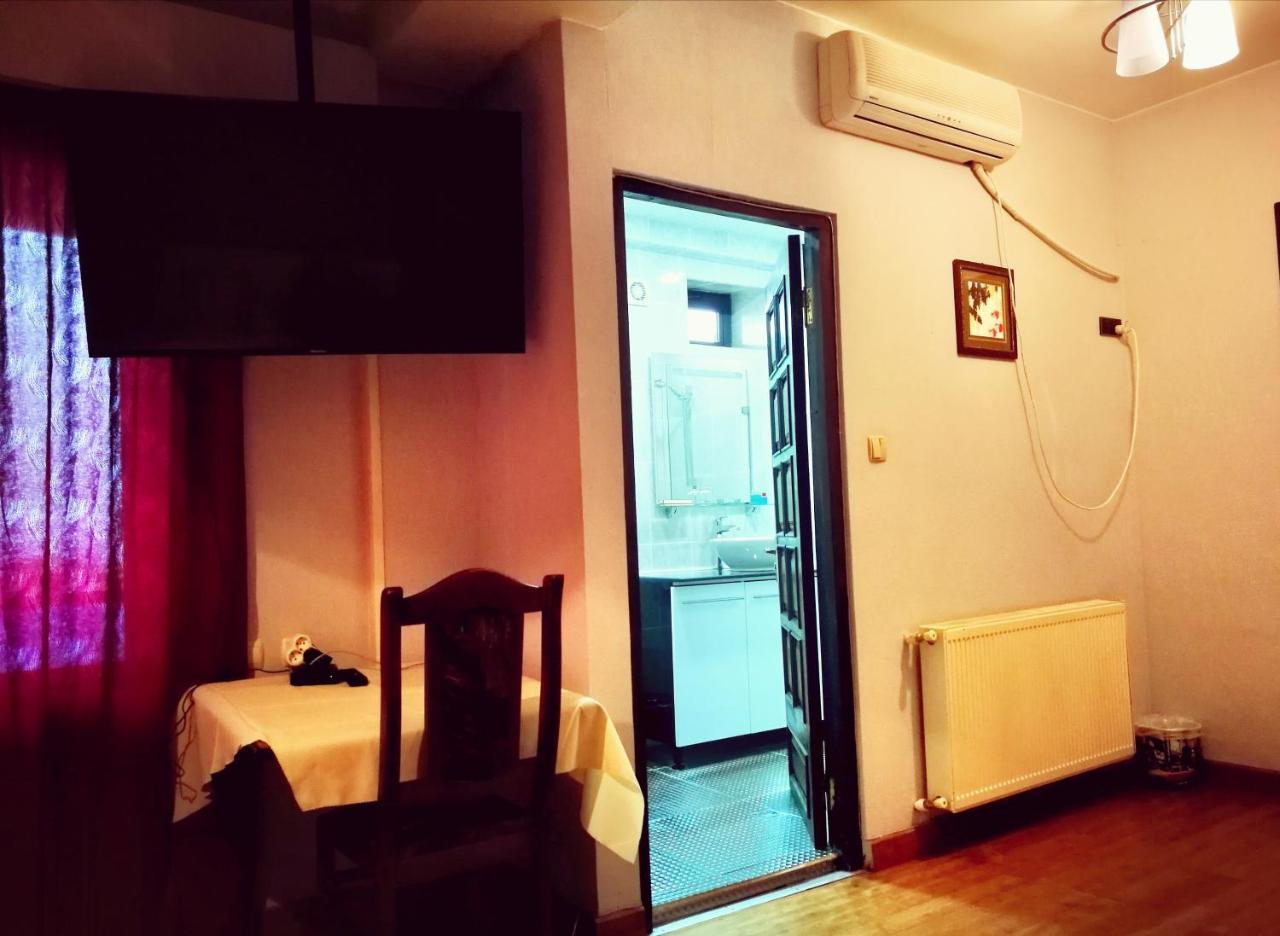 Top Boutique Hotel（首席精品酒店） Tbilisi ภายนอก รูปภาพ