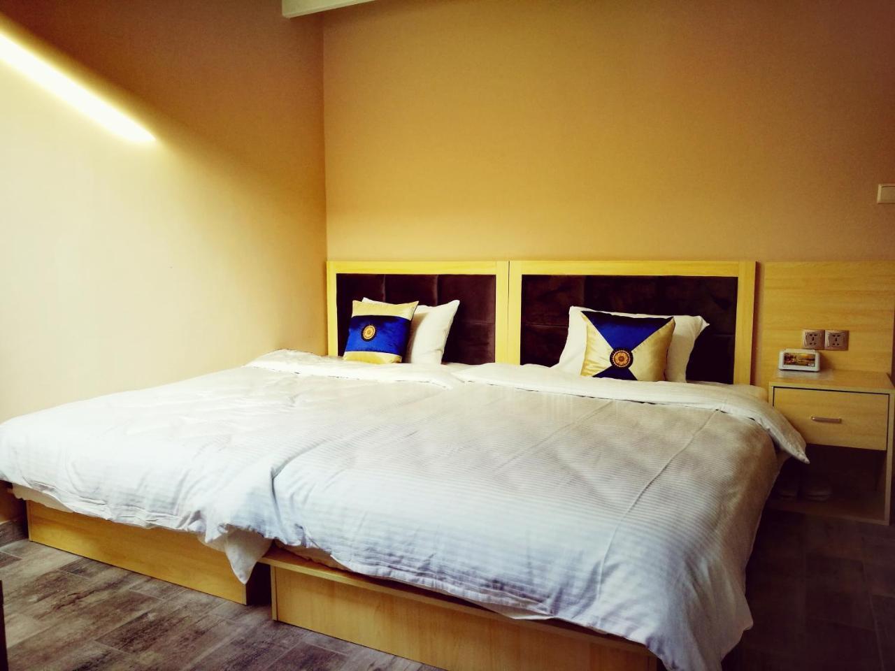 Top Boutique Hotel（首席精品酒店） Tbilisi ภายนอก รูปภาพ