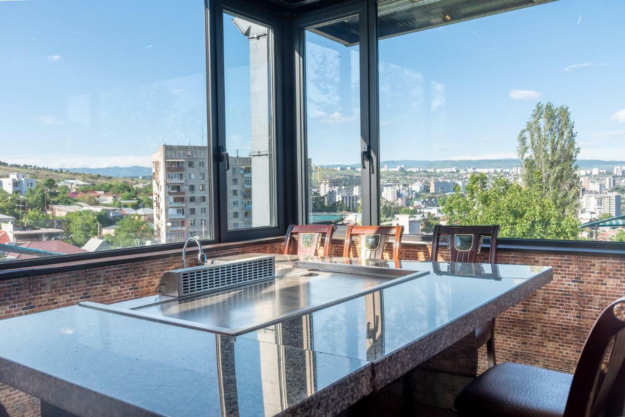 Top Boutique Hotel（首席精品酒店） Tbilisi ภายนอก รูปภาพ