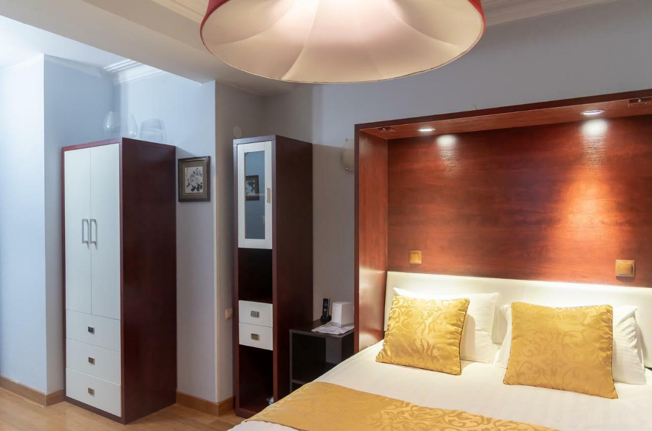 Top Boutique Hotel（首席精品酒店） Tbilisi ภายนอก รูปภาพ